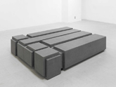 村井進吾　"CARTA"　2014　黒御影石　H35×W140×D175cm